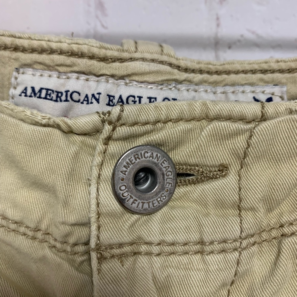 American Eagle Outfitters Tan Cargo Shorts Distressed Relaxed Fit Size 28 - Picture 3 of 5